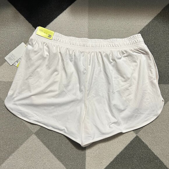 NWT All in Motion Cream Soft Stretch Shorts Women's Size L - Picture 5 of 9